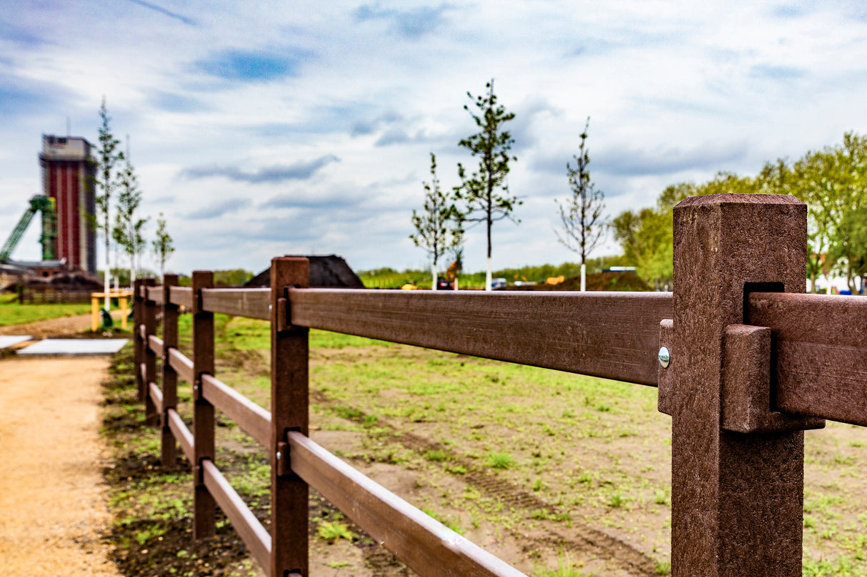 Ganību žogs mono kompozīta plastmasa Hanit brūnā krāsā