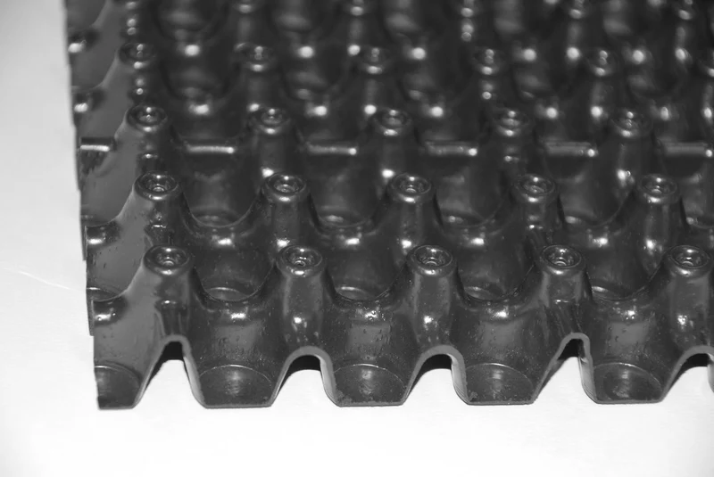 Drenāža zaļajiem jumtiem 525D tipa (25 MM)